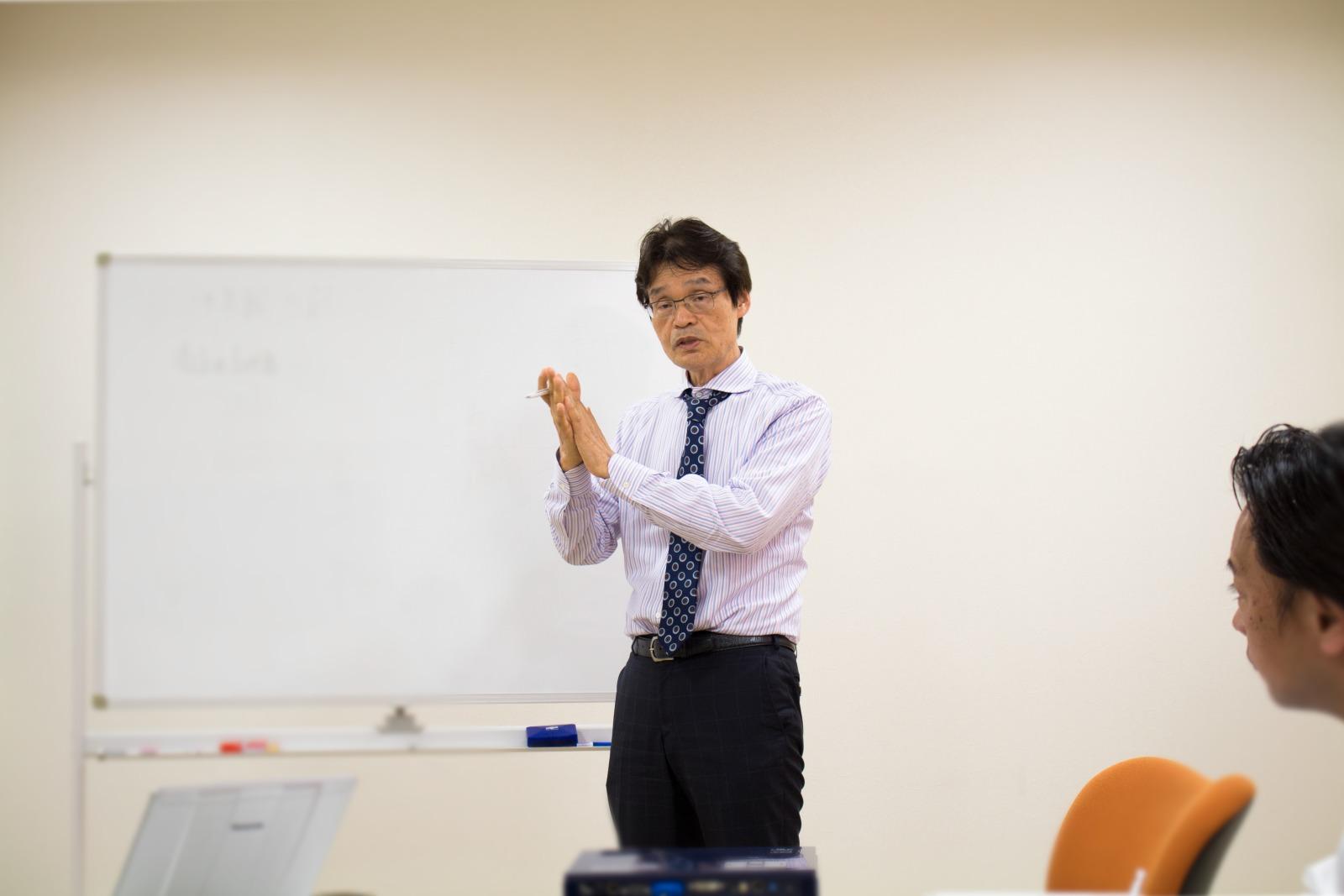 アイエ株式会社の会議風景